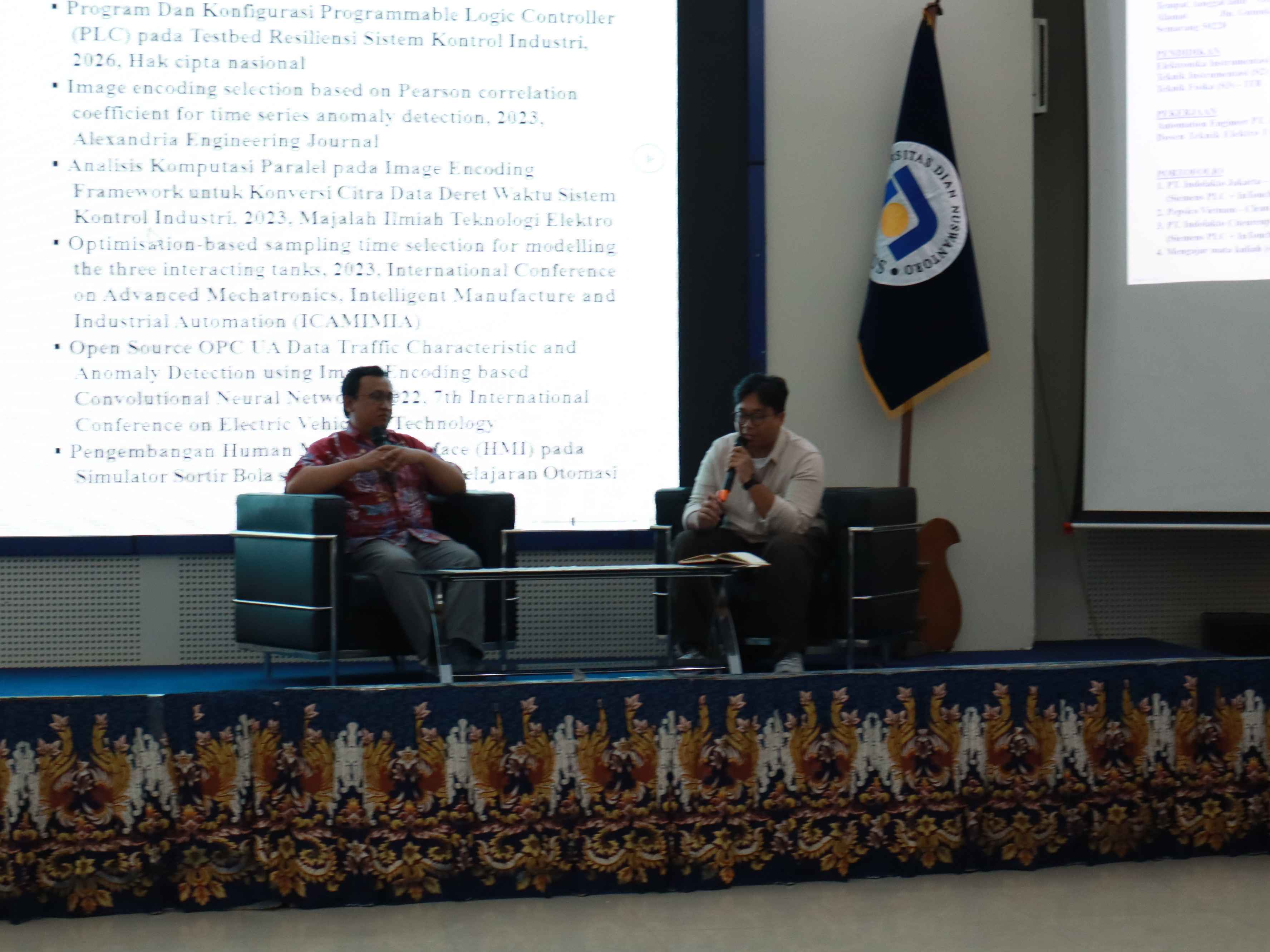 Perkenalan Narasumber 2 oleh Moderator